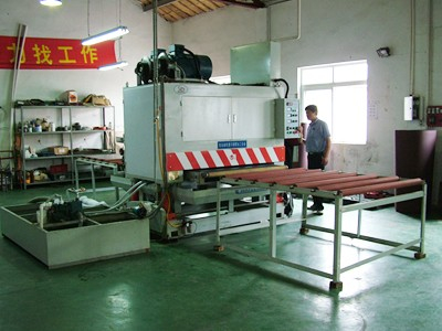 铨益研磨材料(上海)有限公司采购青岛新凯德压合钢板研磨机